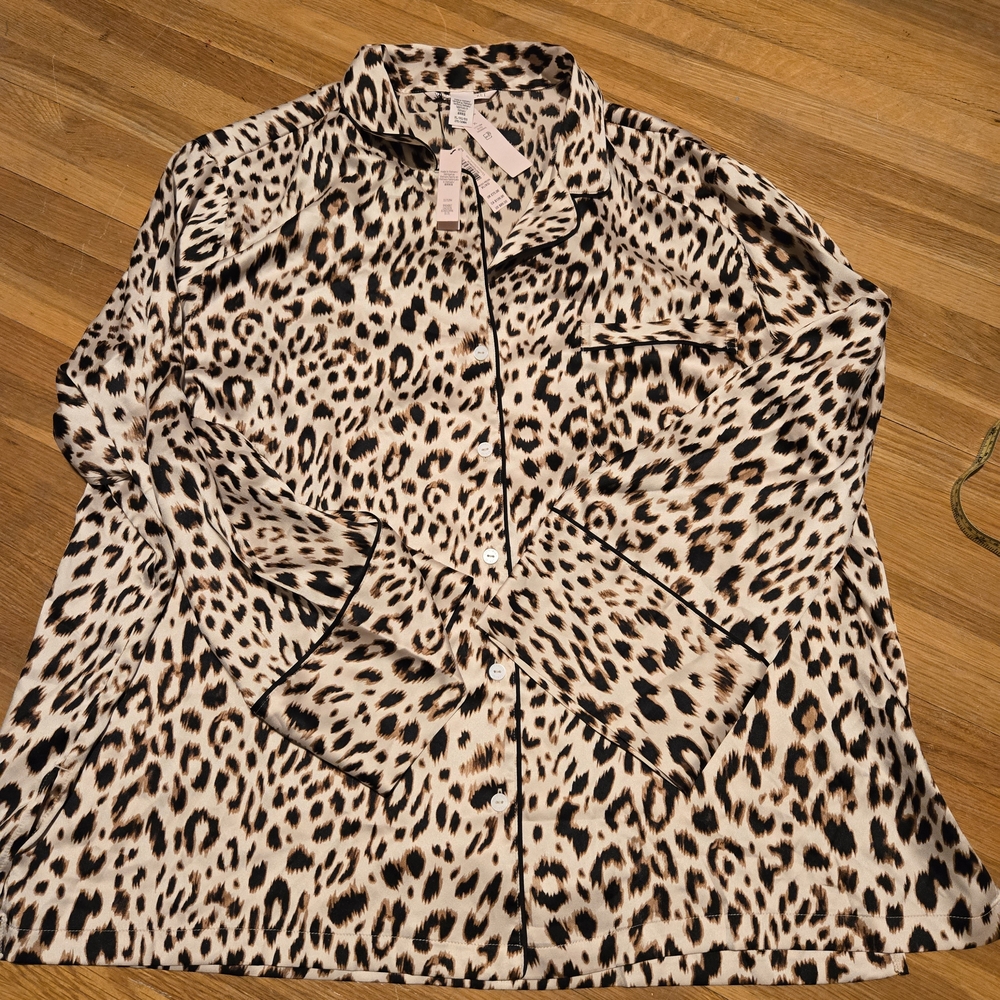 Victoria's Secret Women's Leopard Print Satin Buttoned Pajama Top NWT Size XL